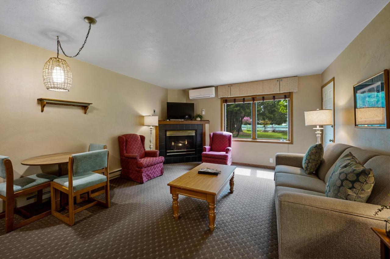 Somerset Inn & Suites Ephraim Exterior photo