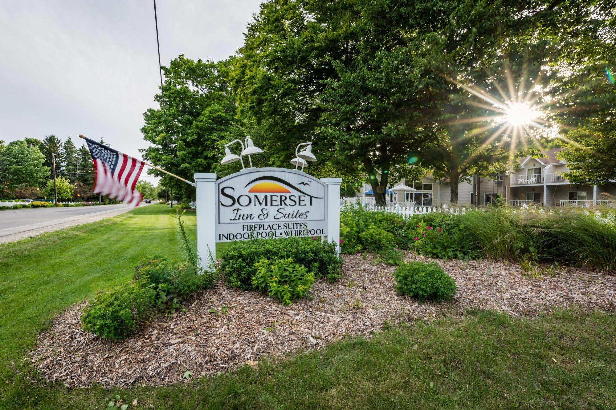 Somerset Inn & Suites Ephraim Exterior photo
